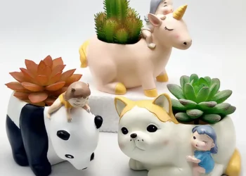 Create Unique Succulent Planters with this Durable Silicone Mold for DIY Decor