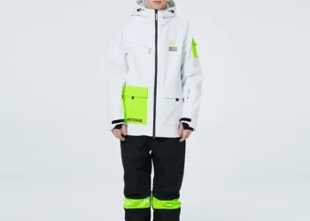 Top 2025 Ski Suit Review Couples Love for Warmth and Breathability on Slopes
