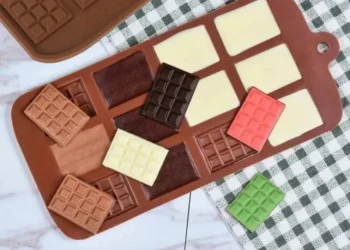 Top Silicone Chocolate Molds for Easy DIY Candy and Cake Decorations