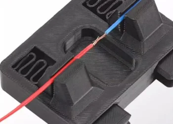 Effortless Motherboard Repairs with This Durable Welding Table Clamp Tool