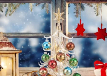 Charming Glass Christmas Tree Ornament for Festive Desktop Décor and Holiday Cheer