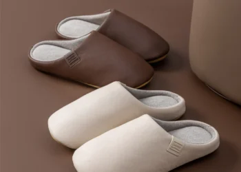 In-Depth Review & Buyer Guide: Women’s Winter Slippers, Fuzzy-Lined House Shoes with Non-Slip Sole, Soft Leather-Look Waterproof Slip-Ons for Indoor Comfort – Product Review