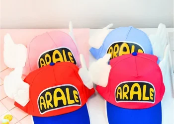 Stylish and Adjustable Cartoon Wing Baseball Hat for Sunny Outdoor Adventures